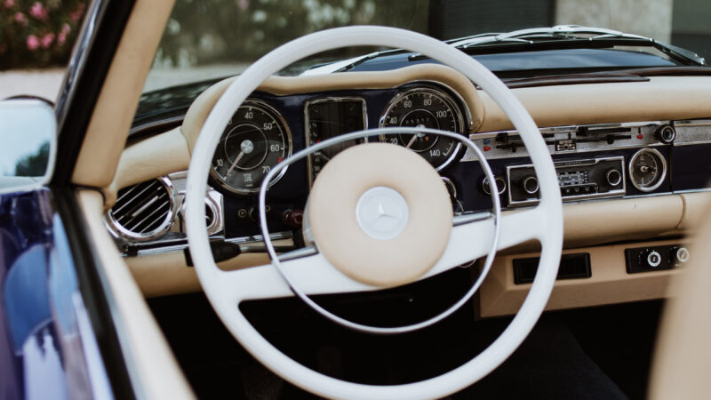 MERCEDES 280SL - RIVIERA BLUE