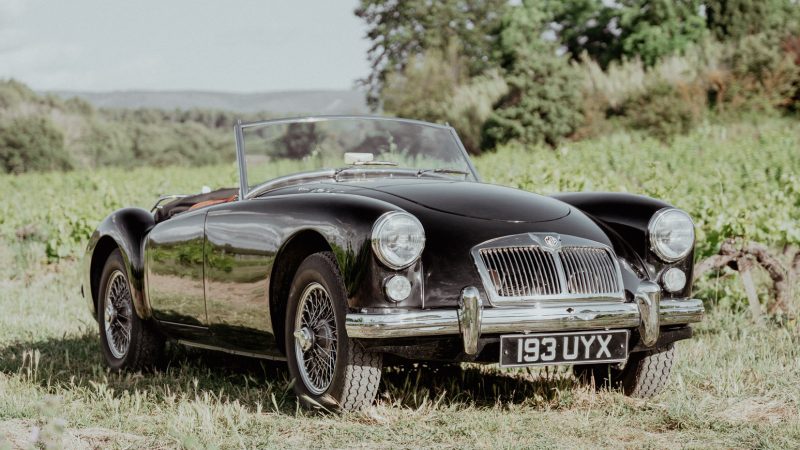 MGA ROADSTER - BLACK