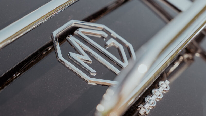 MGA ROADSTER - BLACK