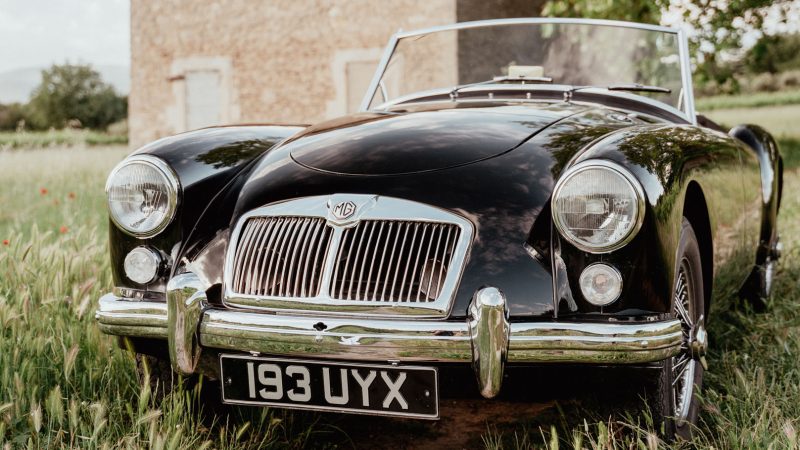 MGA ROADSTER - BLACK
