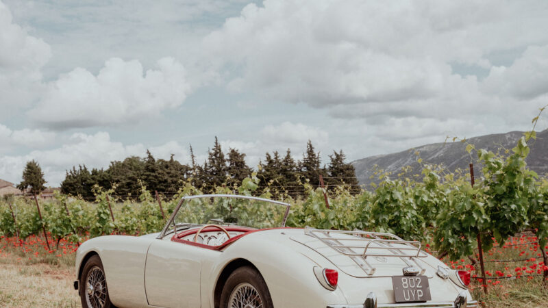 MGA ROADSTER - WHITE