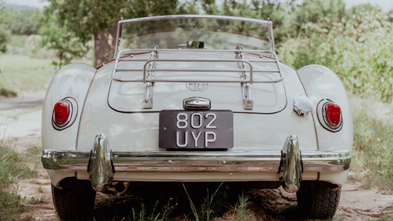 MGA ROADSTER - WHITE