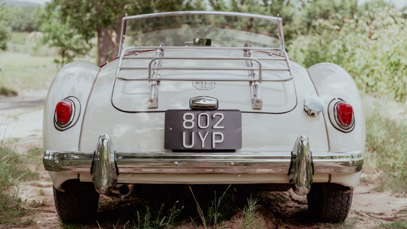 MGA ROADSTER - WHITE