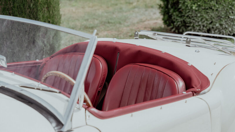 MGA ROADSTER - WHITE