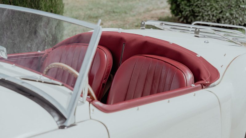 MGA ROADSTER - WHITE