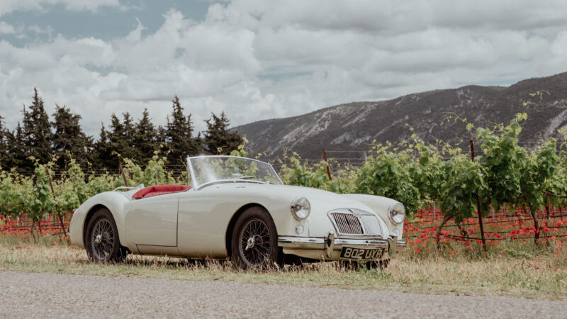 MGA ROADSTER - WHITE