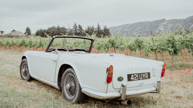 TRIUMPH TR4 - WHITE