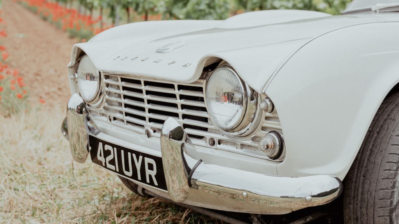 TRIUMPH TR4 - WHITE