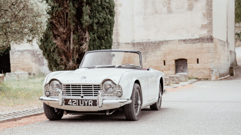 TRIUMPH TR4 - WHITE